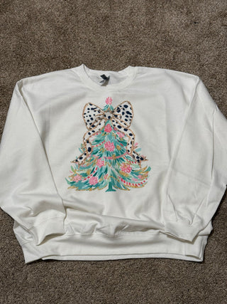 Leopard Christmas Tree Graphic T-Shirt/Crewneck